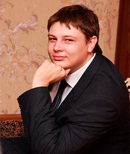 Максим Николаенко
